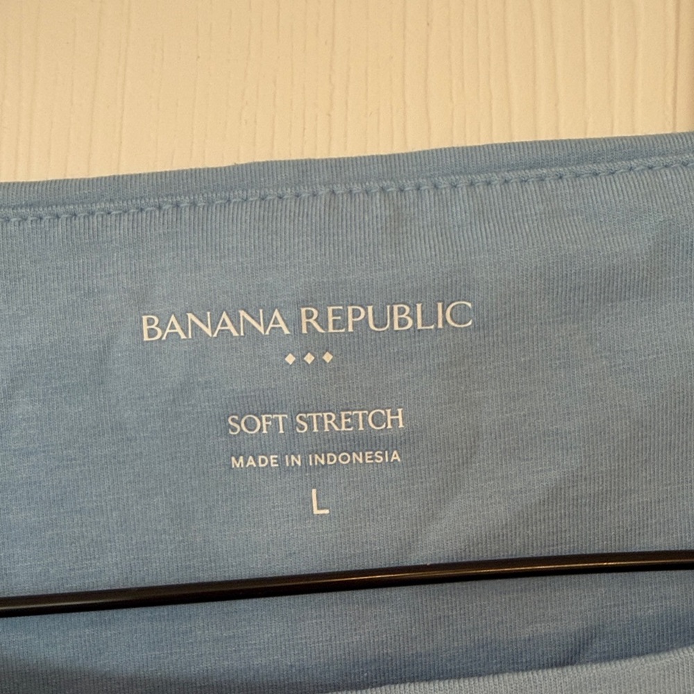 Banana Republic Sky Blue Short Sleeve Tee - Picture 2 of 4